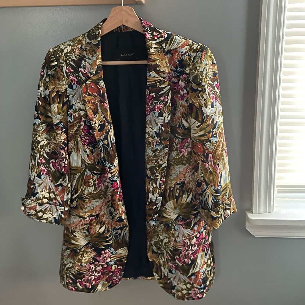 Zara Floral blazer , LIKE NEW!